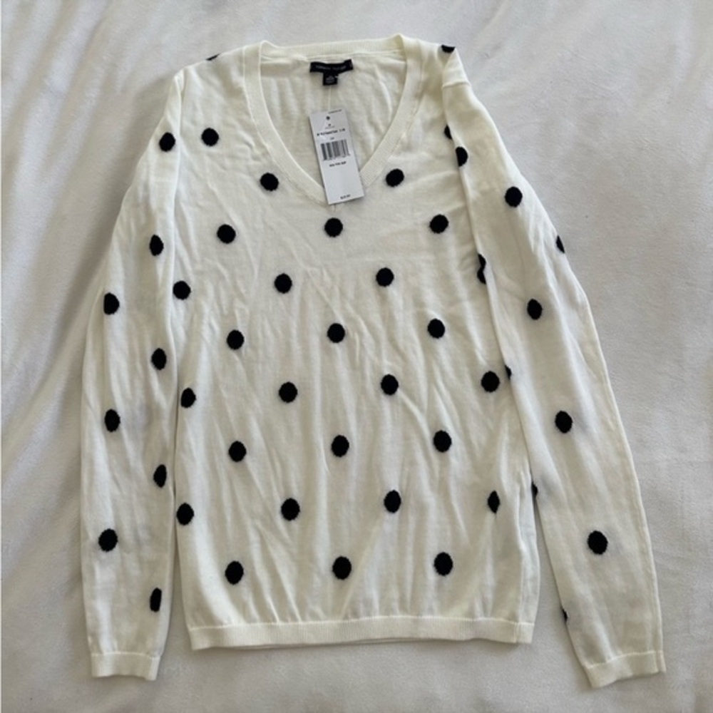 NWT - Tommy Hilfiger Women’s Vneck Sweater (White with Black Polka Dots/XS)